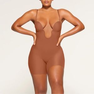 Skims Mid-Thigh Deep Plunge Bodysuit
